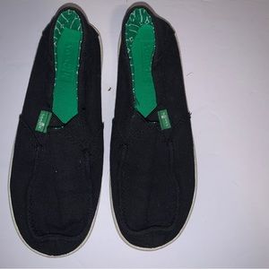 Sanuk Girls  Blue Vagabond shoes Size 13